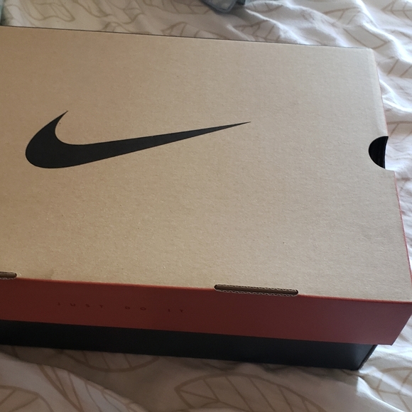 Air Jordan 11 bred size 10 - Picture 2 of 7